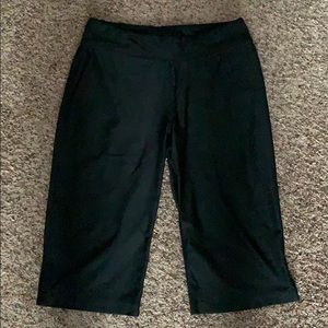 Black Capri Yoga Pants